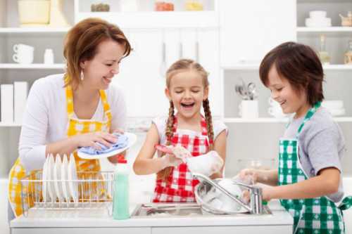 Способы, помогающие приучить ребёнка к уборке
